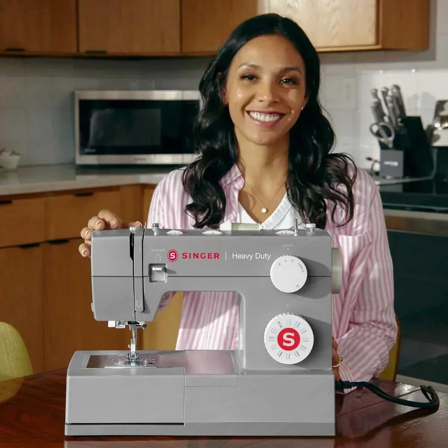 Heavy-Duty 4423 High-Speed Sewing Machine Includes Accessory Kit 97 Stitches One-Step Buttonhole wourant