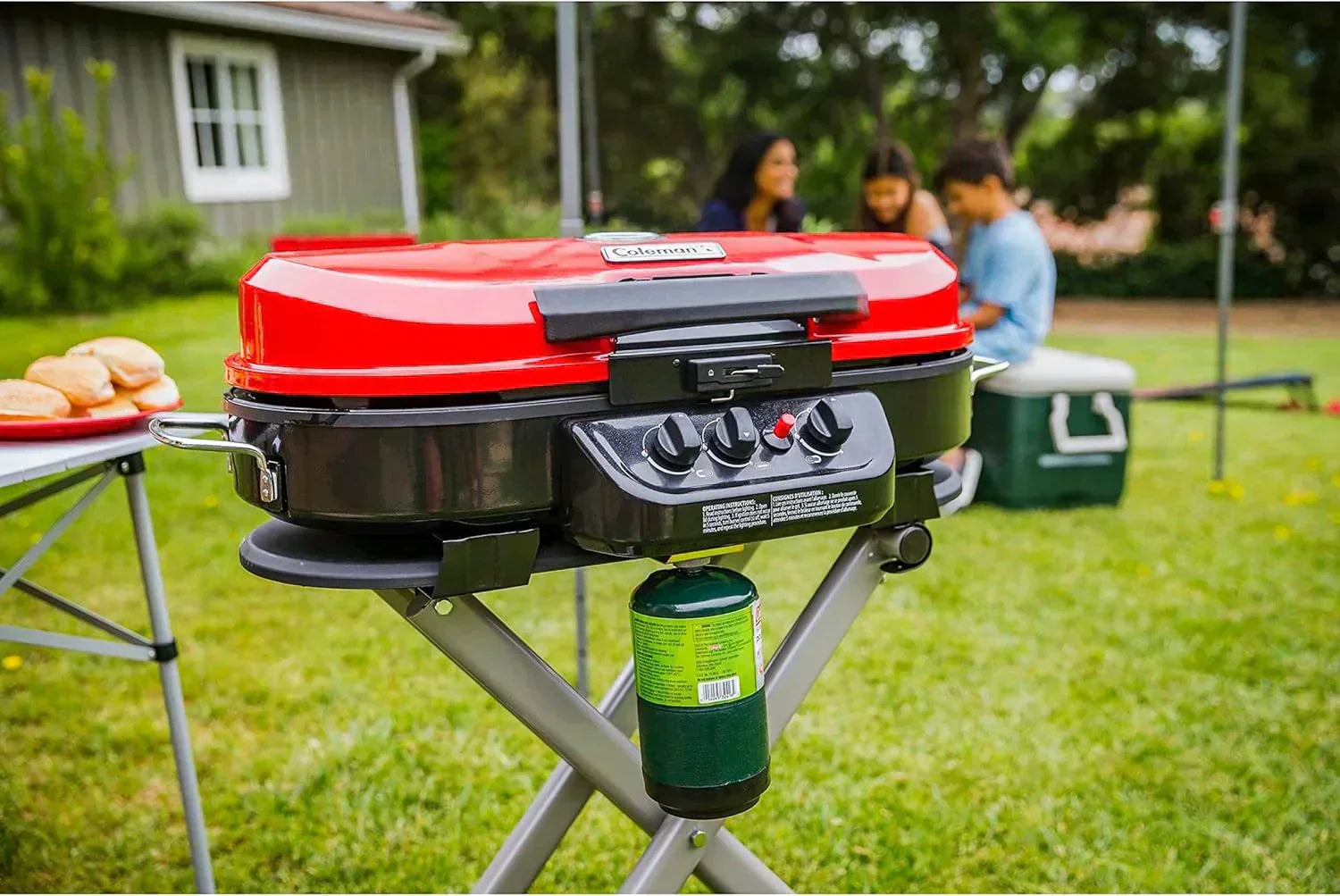RoadTrip 285 Portable Stand-Up Propane Grill with 3 Adjustable Burners Instastart Ignition 20,000 BTUs wourant