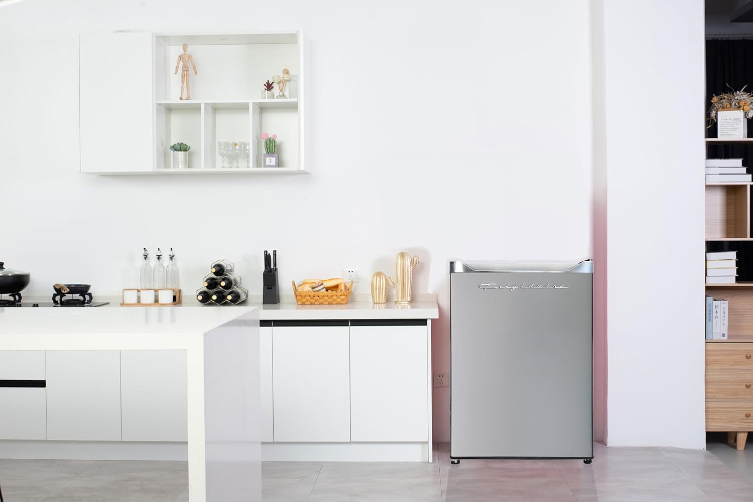 Frigidaire Upright Freezer, 6.5 cu. ft., Deep Freeze, Vinyl Coated Metal with Wire Shelving, Compact for Kitchen, RV, Dorm, Cabin, and Trailer, Platinum Design Series, Silver - 21D x 23W x 56H wourant