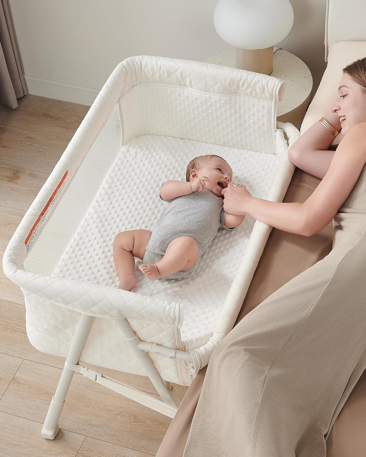 Bassinet Bedside Sleeper Baby Crib for Newborn Baby Bassinets Bedside Sleeper 4 Auto-Lock wourant