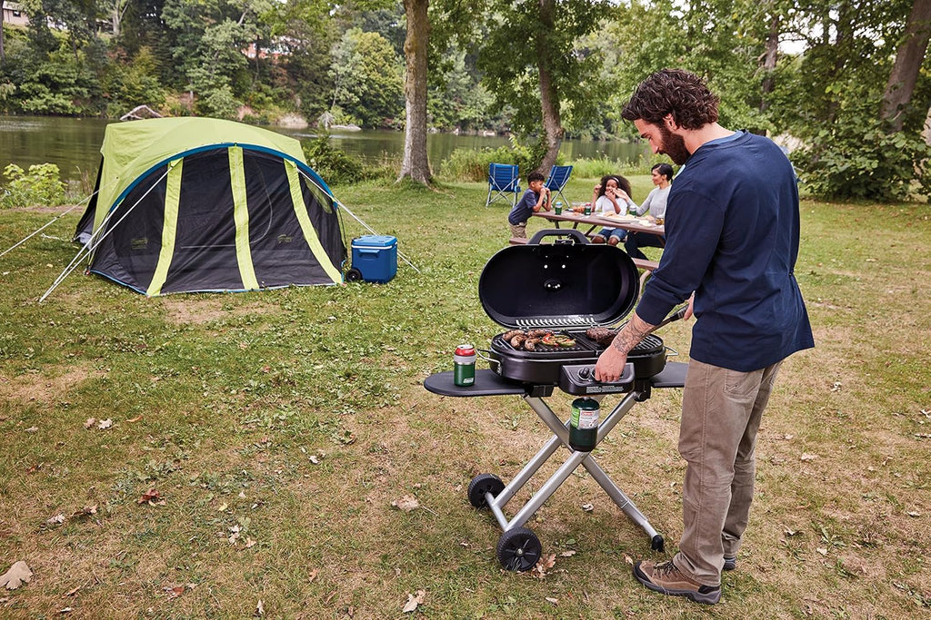 RoadTrip 285 Portable Stand-Up Propane Grill with 3 Adjustable Burners Instastart Ignition 20,000 BTUs wourant